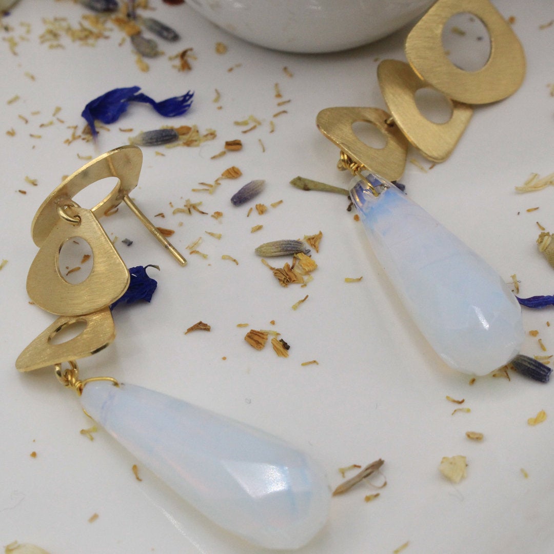 Boucles d'oreilles pendantes pour femme en plaqué or avec un cristal blanc en forme de goutte - Bubble Style Store